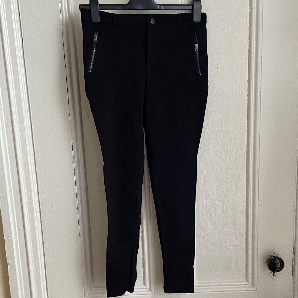 Romeo & Juliet Couture Women's Black Jeggings